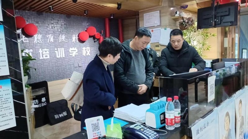 行业背景：编程人才需求激增，培训机构如雨后春笋